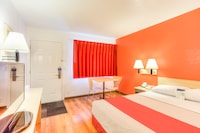 Motel 6 Tigard, OR - Portland South - Lake Oswego