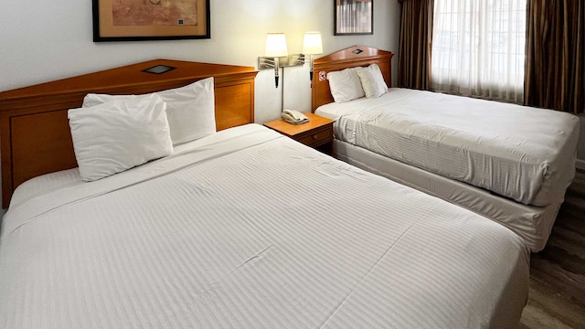 2 Full Beds | Mobility Accessible Tub Nsmk