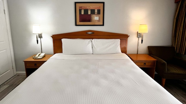 1 King Bed | Non-Smoking