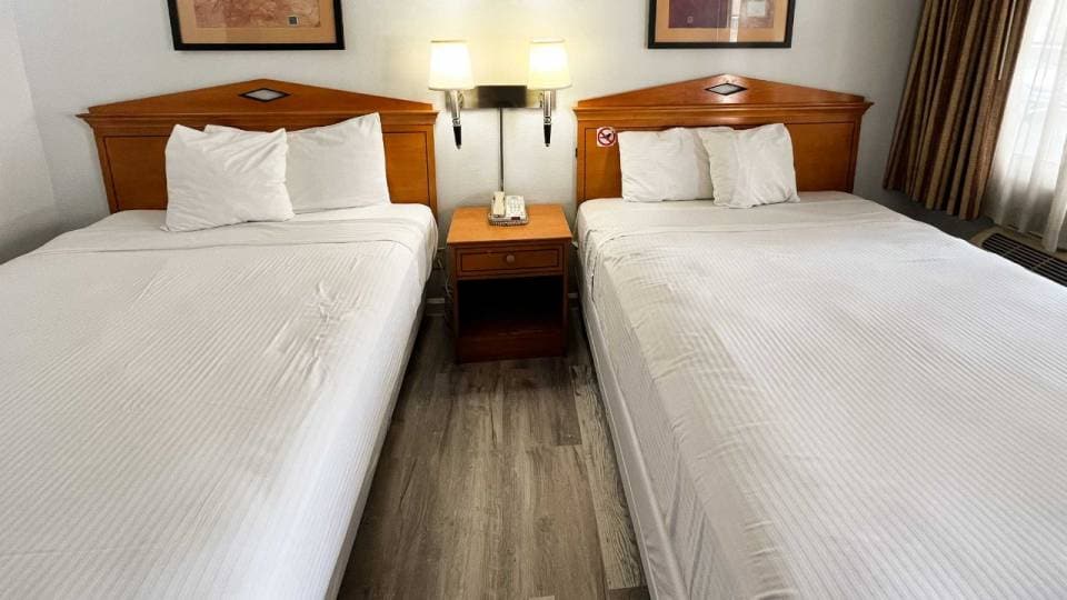 2 Queen Beds | Non-Smoking