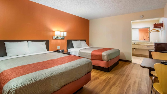 2 Queen Beds |ADA/RI Shower/Non-Smoking