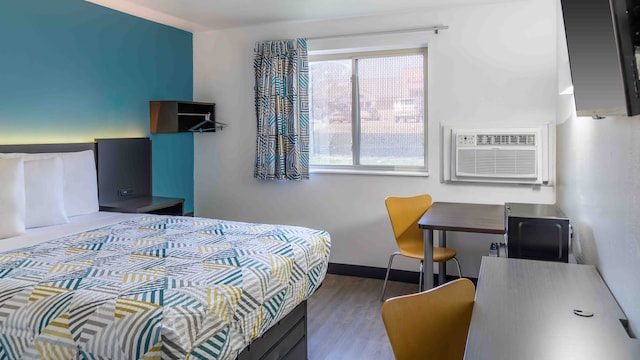 1 Queen Bed | Mobility Accessible Tub Nsmk