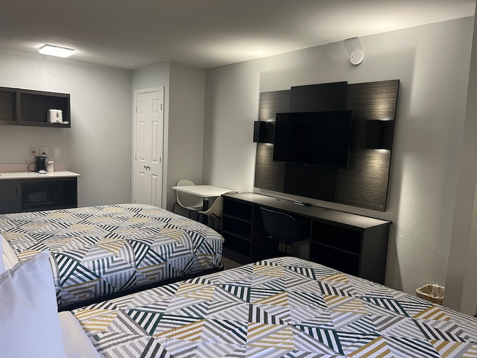 Studio 6 Extended Stay - Huntsville, AL University Drive, C35810, Huntsville AL
