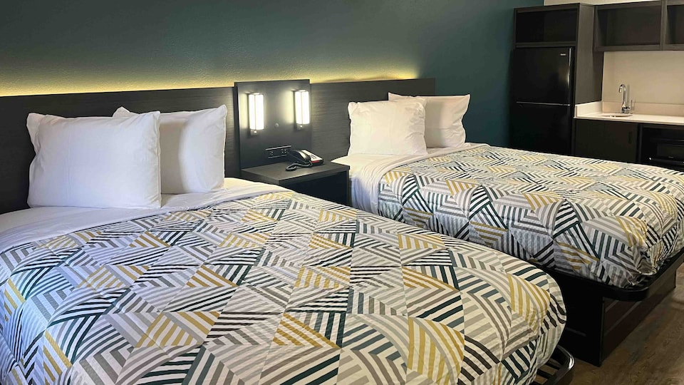 Studio 6 Huntsville, AL University Drive, C35810, Huntsville AL