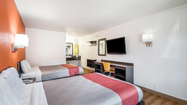 2 FULL BEDS | SMOKING