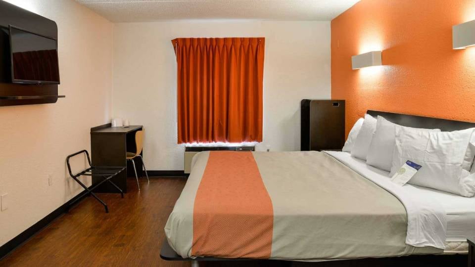 Motel 6 Toledo, OH, Toledo_e4c22077, Toledo