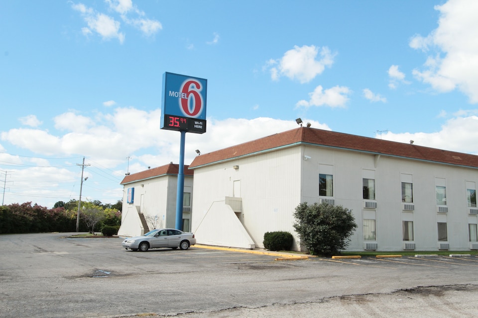 Motel 6 Toledo, OH, Toledo_e4c22077, Toledo
