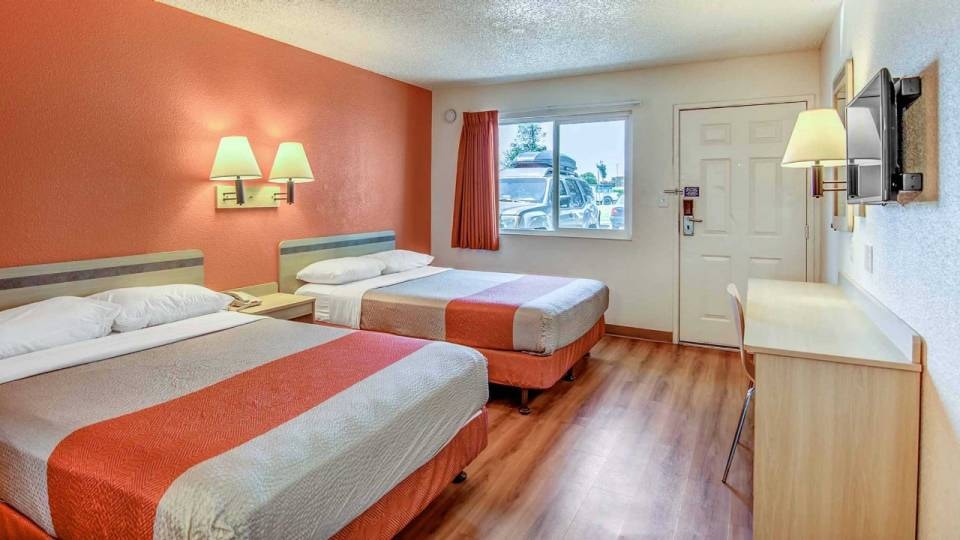 Motel 6 Stockton, CA - Charter Way West, Stockton, Stockton
