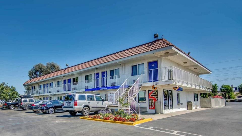 Motel 6 Stockton, CA - Charter Way West, Stockton, Stockton