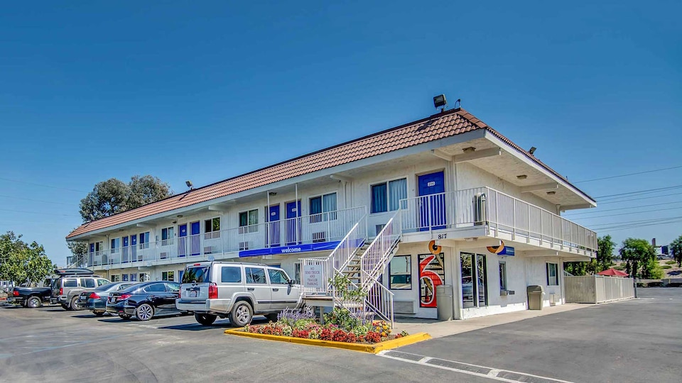Motel 6 Stockton, CA - Charter Way West, Stockton, Stockton