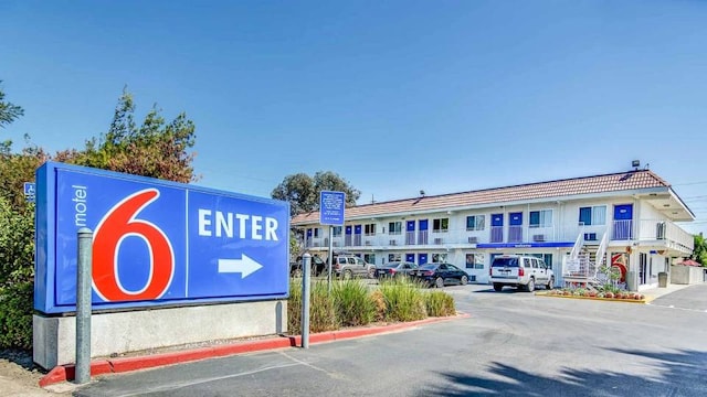 Motel 6 Stockton, CA - Charter Way West