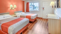 Motel 6 Stockton, CA - Charter Way West
