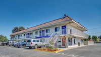 Motel 6 Stockton, CA - Charter Way West