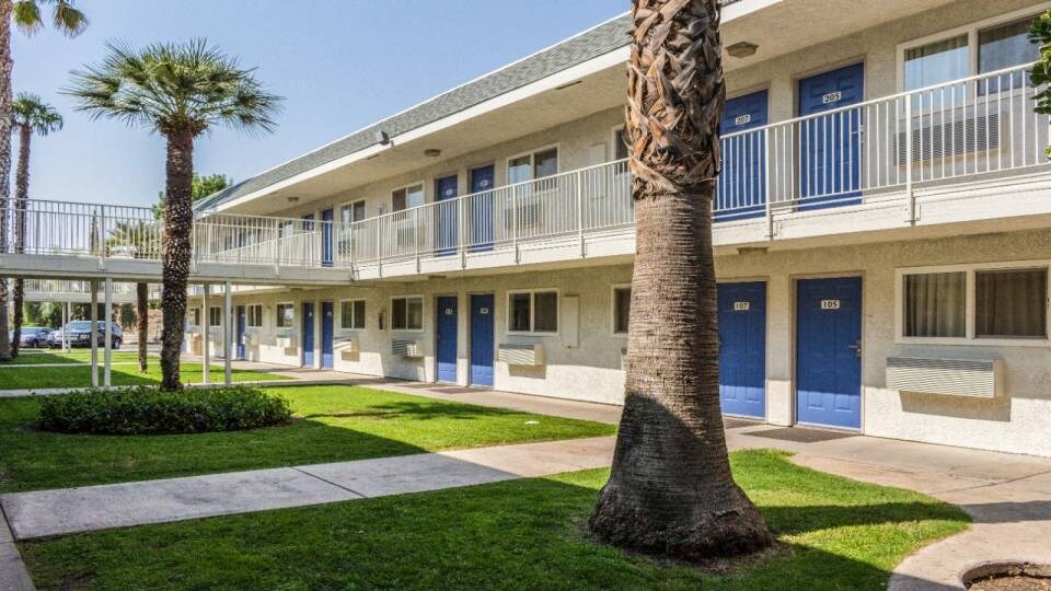 Motel 6 Bakersfield, CA - East,  Bakersfield, CA, Bakersfield