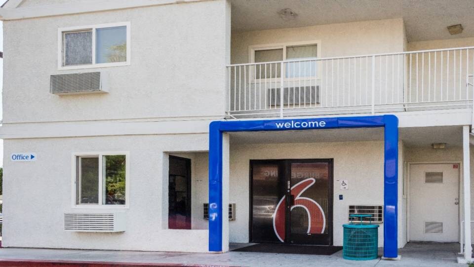 Motel 6 Bakersfield, CA - East,  Bakersfield, CA, Bakersfield