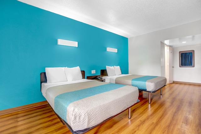 2 Full Beds | Smoking