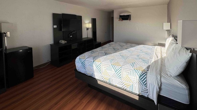 1 King Bed | Non-Smoking, Micfridge