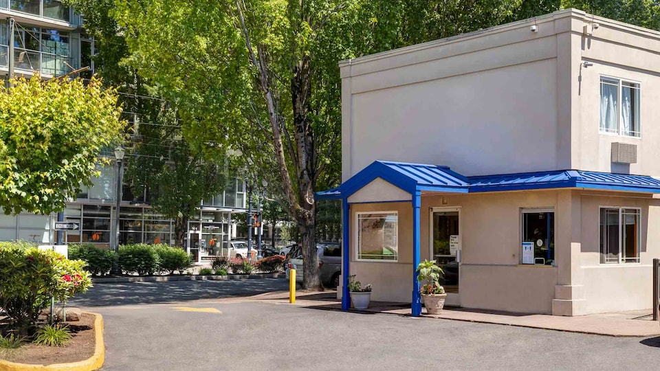 Motel 6 Portland, OR - Downtown, C97028, Portland OR