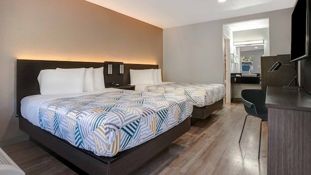 2 Queen Beds | Mini Fridge