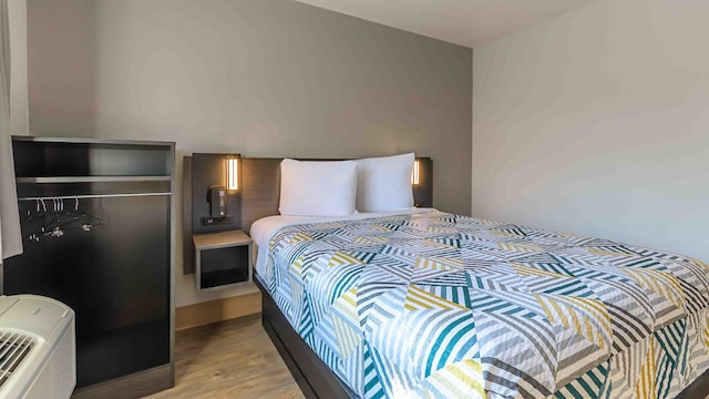 1 Full Bed | Smoking, Kitchen