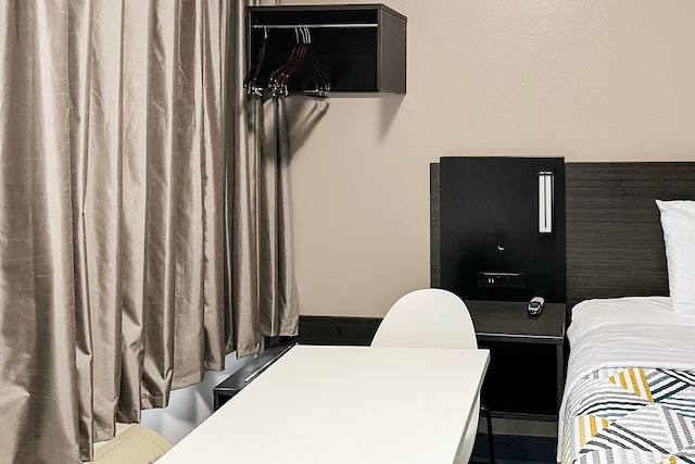 1 King Bed | Smoking, Kitchen