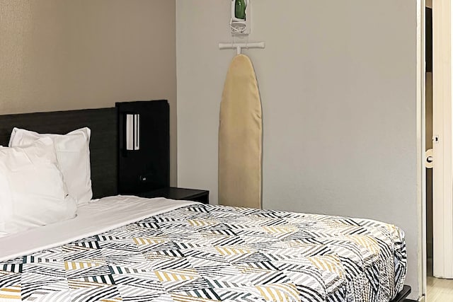 1 King Bed | Mobil Access Tub Nsmk Kitchen