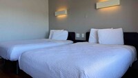 Motel 6 Simi Valley, CA