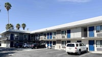 Motel 6 Simi Valley, CA