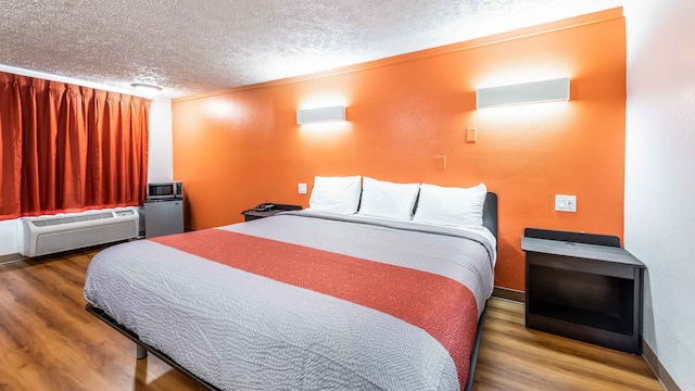 1 King Bed | Non-Smoking