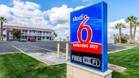 Studio 6 Buttonwillow, CA