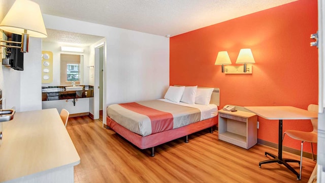 1 Queen Bed | Extended Suite