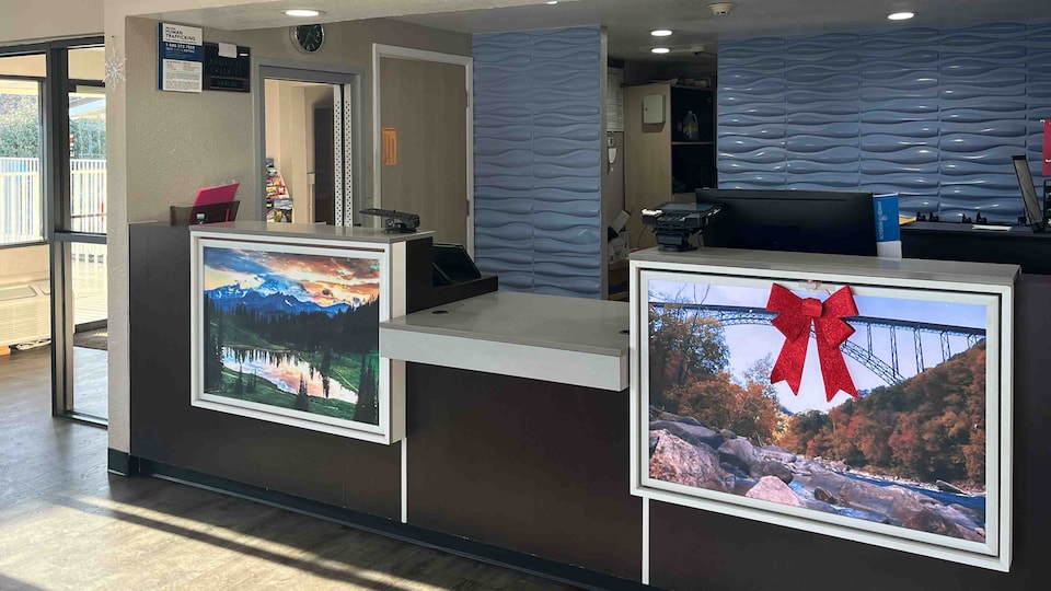 Motel 6 Cross Lanes, WV–Goff Mountain Rd, Cross Lanes, Cross Lanes