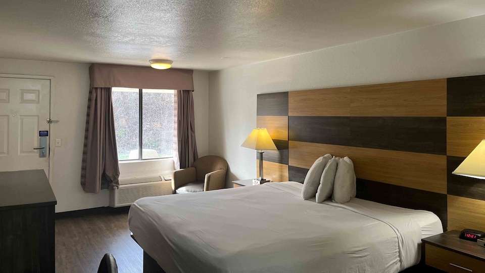 Motel 6 Cross Lanes, WV–Goff Mountain Rd, Cross Lanes, Cross Lanes