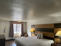 Motel 6 Cross Lanes, WV–Goff Mountain Rd