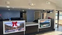 Motel 6 Cross Lanes, WV–Goff Mountain Rd