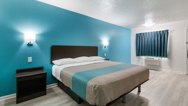 1 KING BED | SMOKING, MICFRIDGE