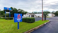 Motel 6 Bay Minette, AL