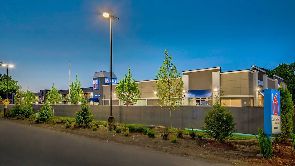 Motel 6 Louisville, KY - Airport - Fair Expo, C40213, Louisville