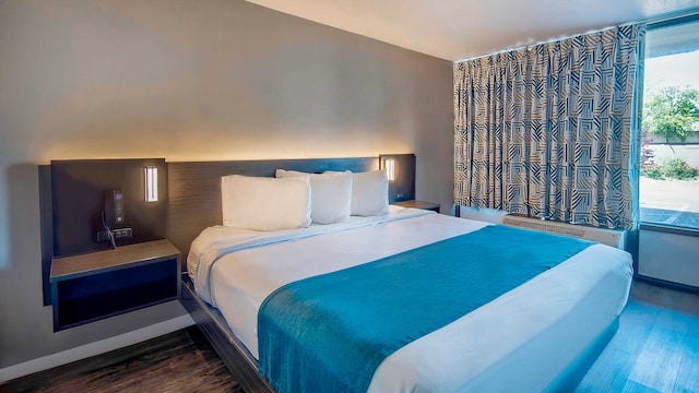 1 King Bed | Non-Smoking