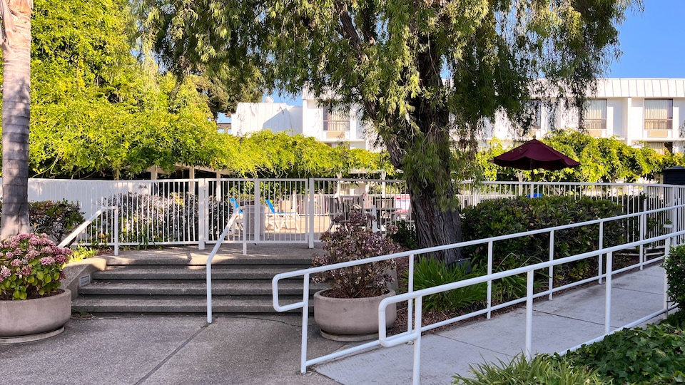 Studio 6 Belmont, CA  San Francisco - Redwood, Belmont, Belmont