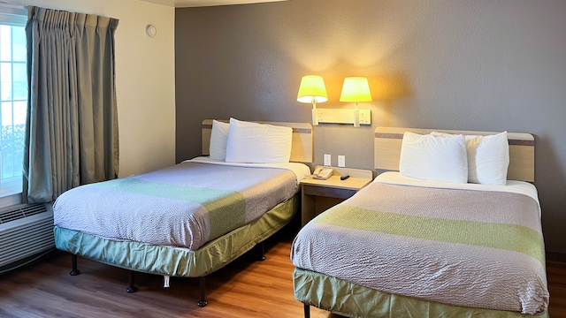 2 Full Beds | Non-Smoking, Kitchen