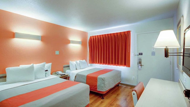 2 Full Beds | Mobility Access RI Shower Nsmk