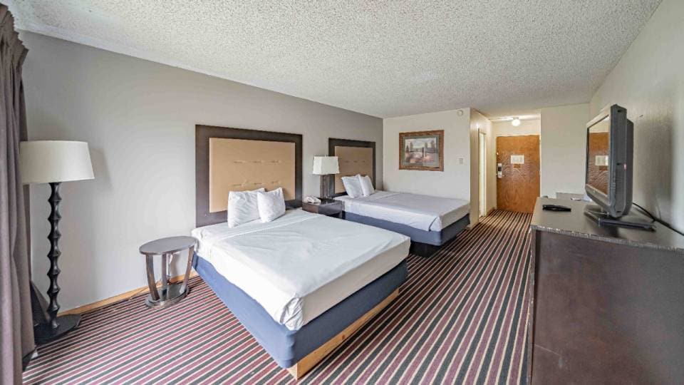 2 Queen Beds | Non-Smoking