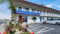 Motel 6 Lost Hills, CA