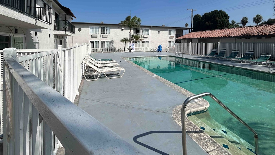 Studio 6 Suites Buena Park, CA – Anahiem/Near Maingate Knotts, Buena Park, Buena Park