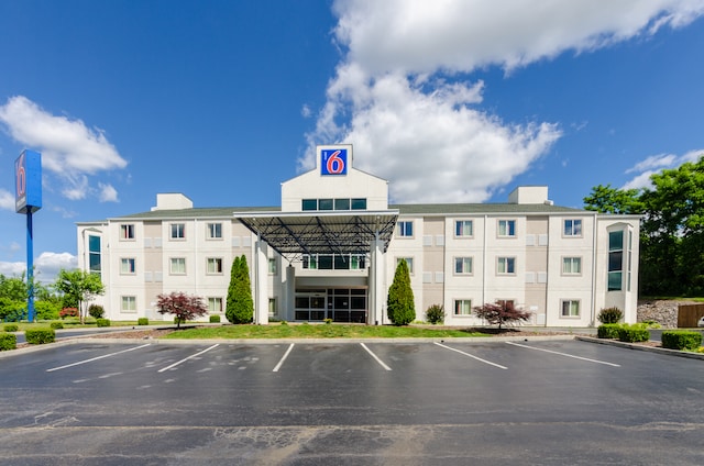 Motel 6 Bristol, VA