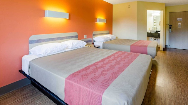 2 QUEEN BEDS | SMOKING