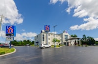 Motel 6 Bristol, VA