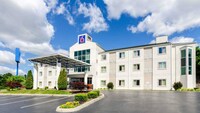 Motel 6 Bristol, VA