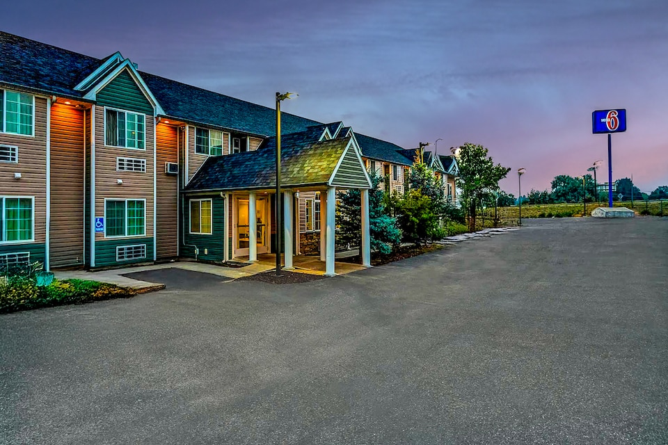 Motel 6 Idaho Falls, ID - Snake River, Idaho Falls, Idaho Falls